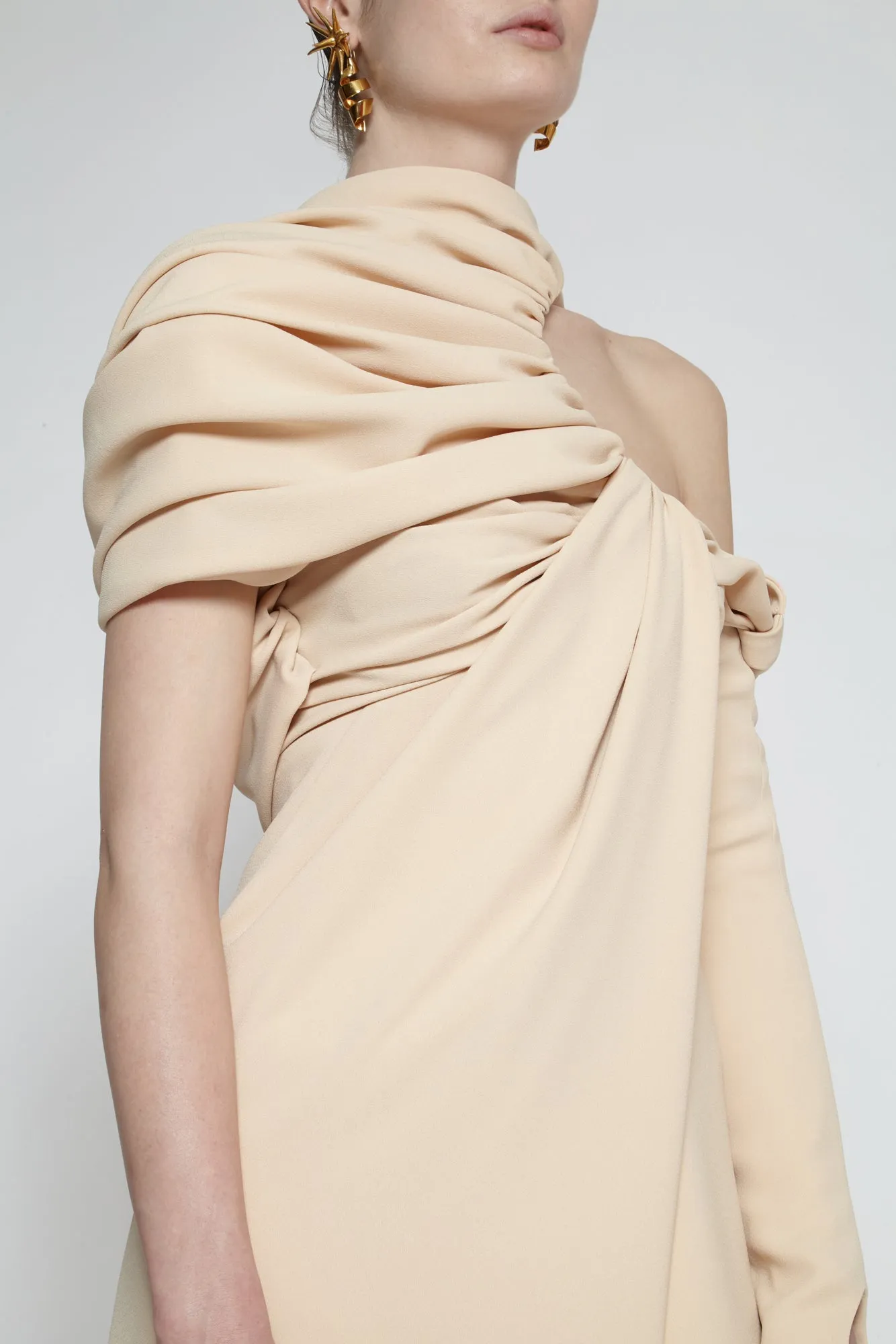 1981 DRAPED GOWN