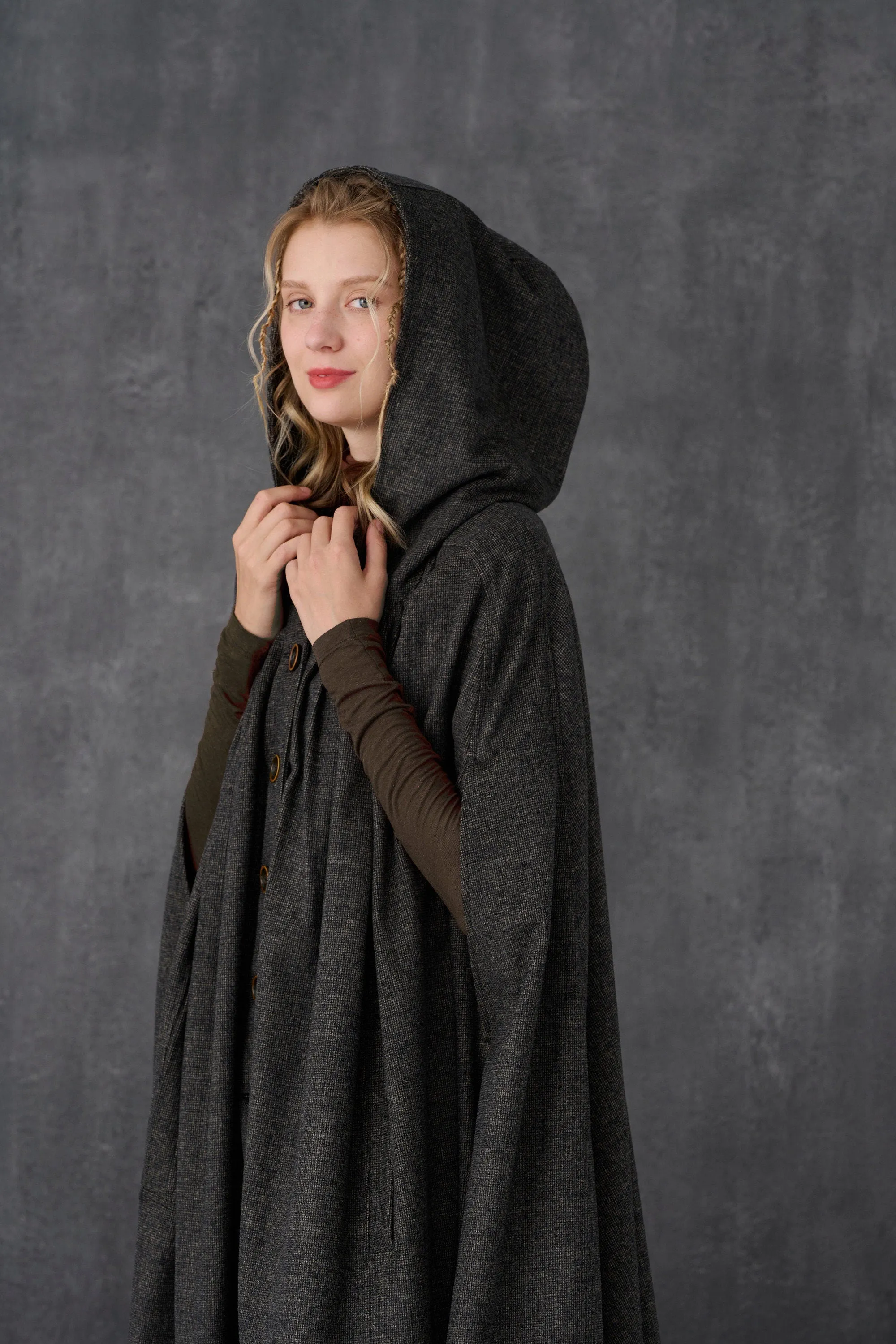 ARIEL 14 | HOODED WOOL CLOAK COAT