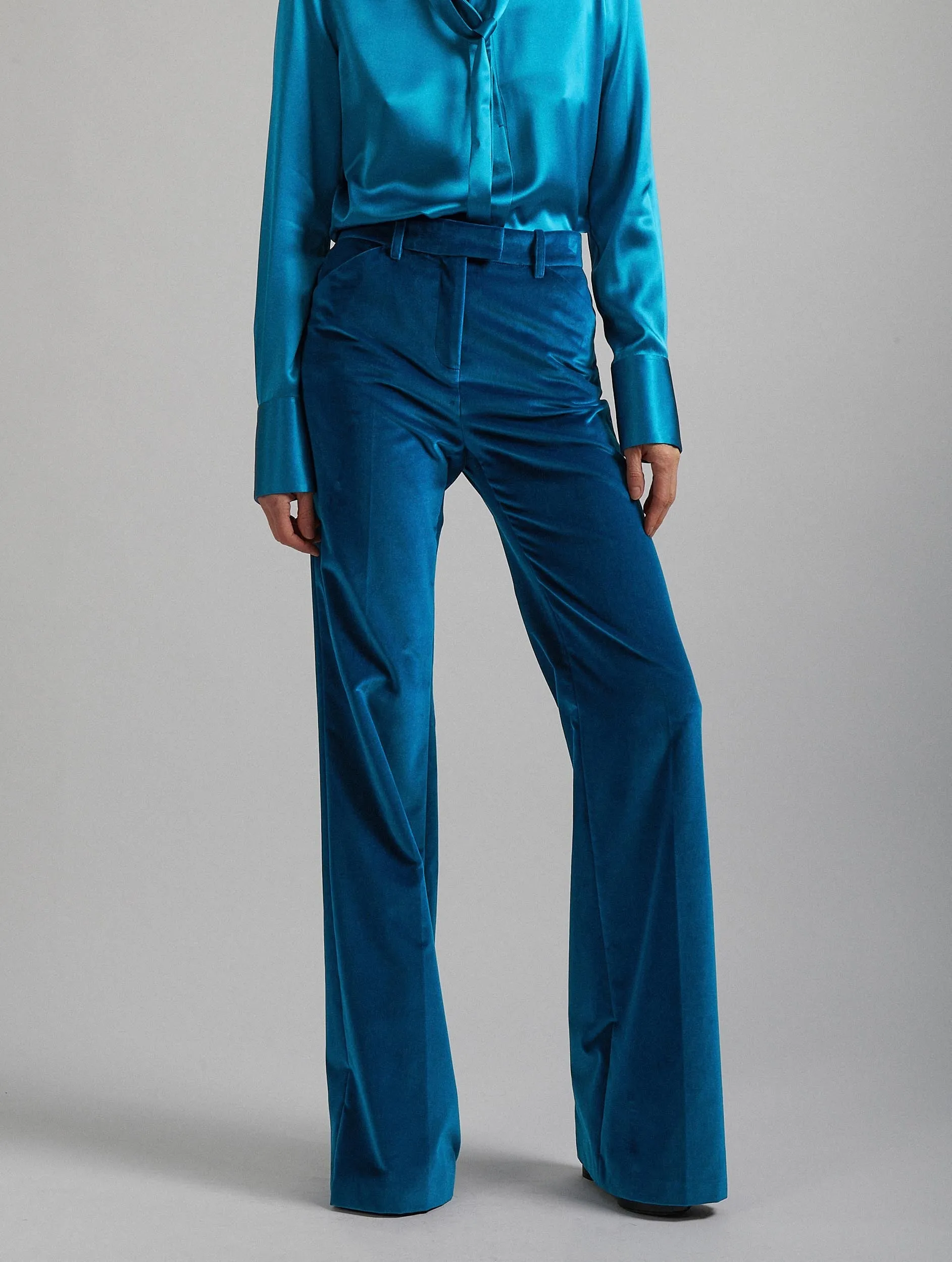 Bootleg suit trousers in blue velvet