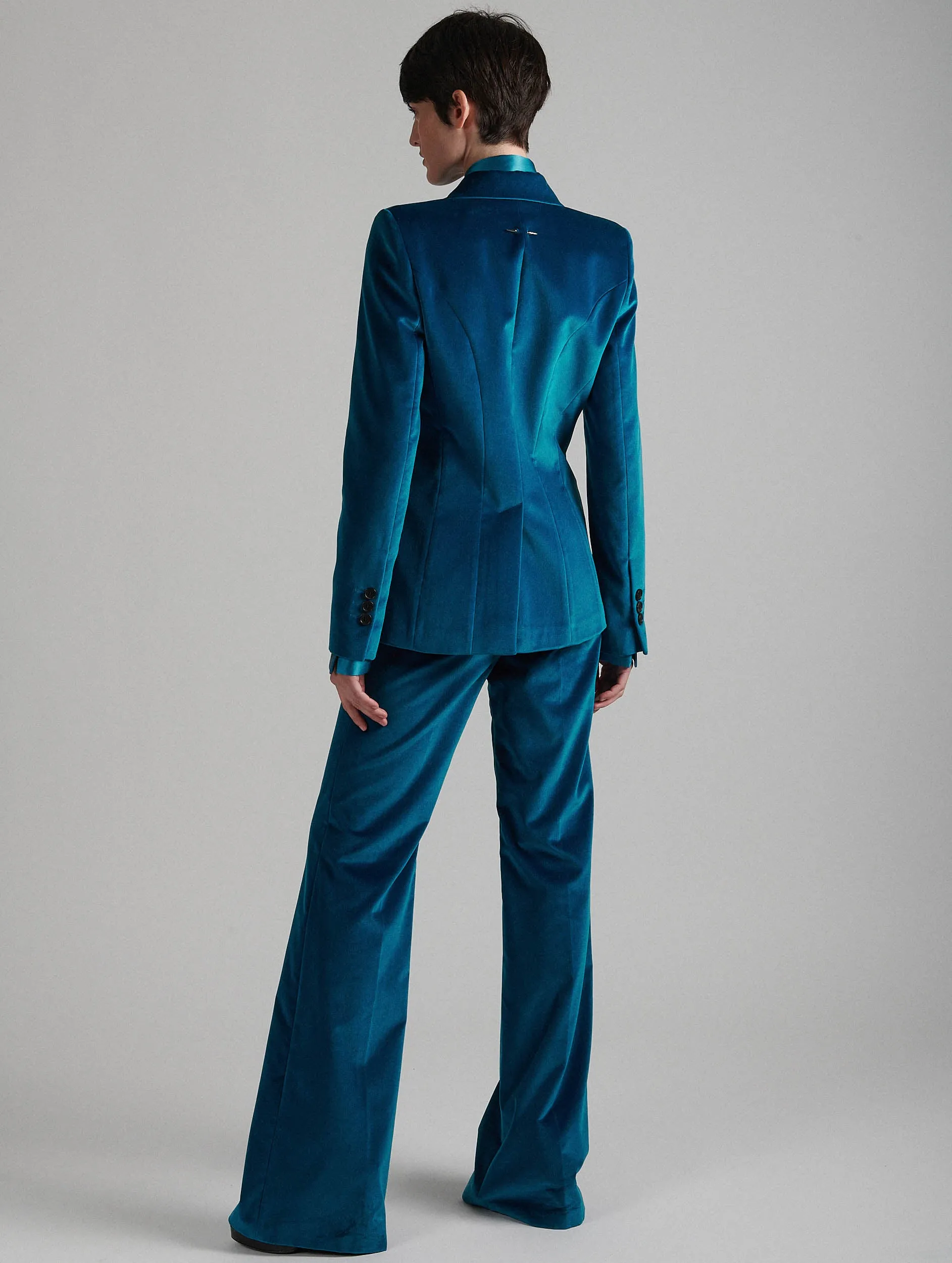 Fitted blue velvet jacket