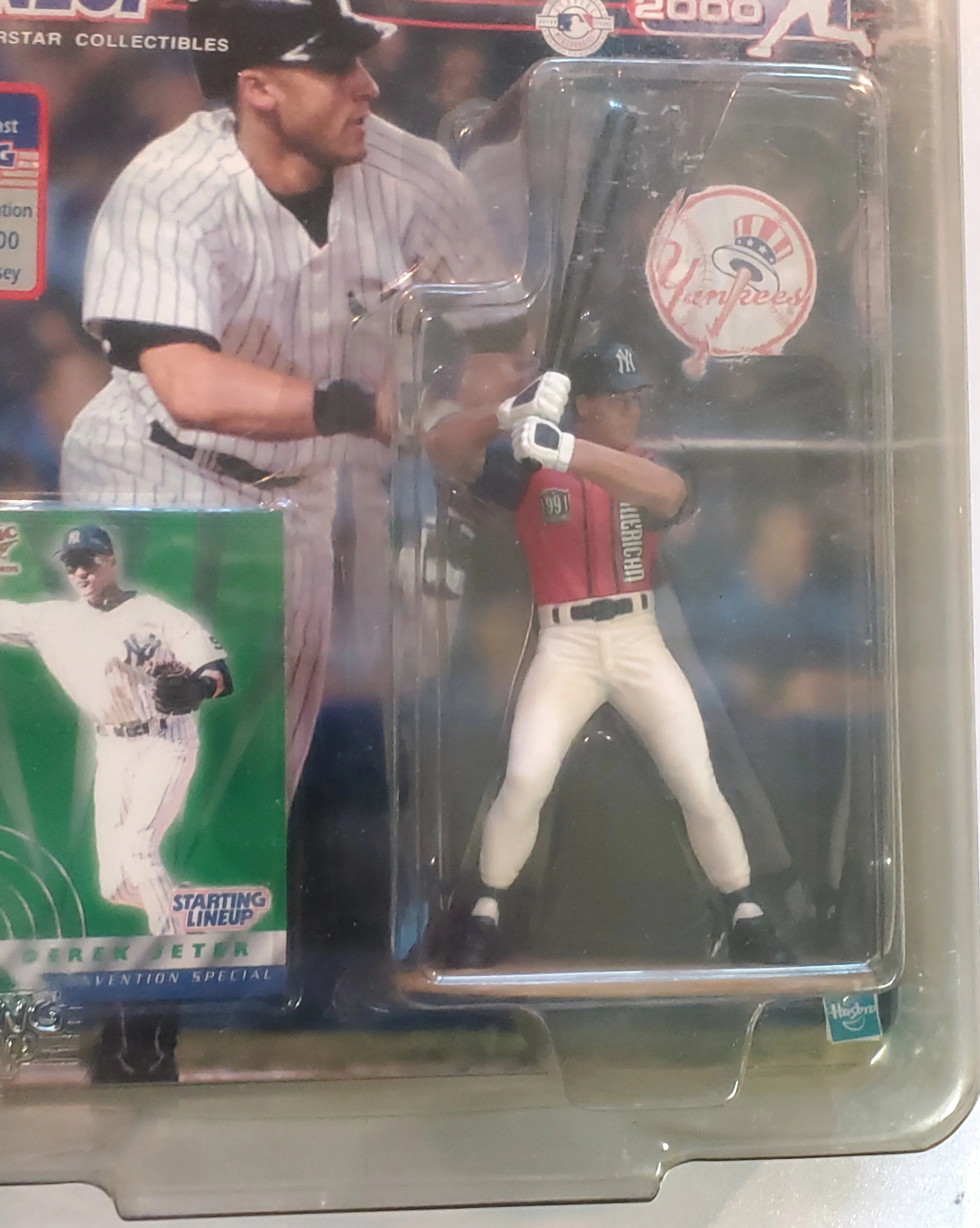 Hasbro - Starting Lineup Derek Jeter Figurine 2000 Edition Unopened PLUS BOOK