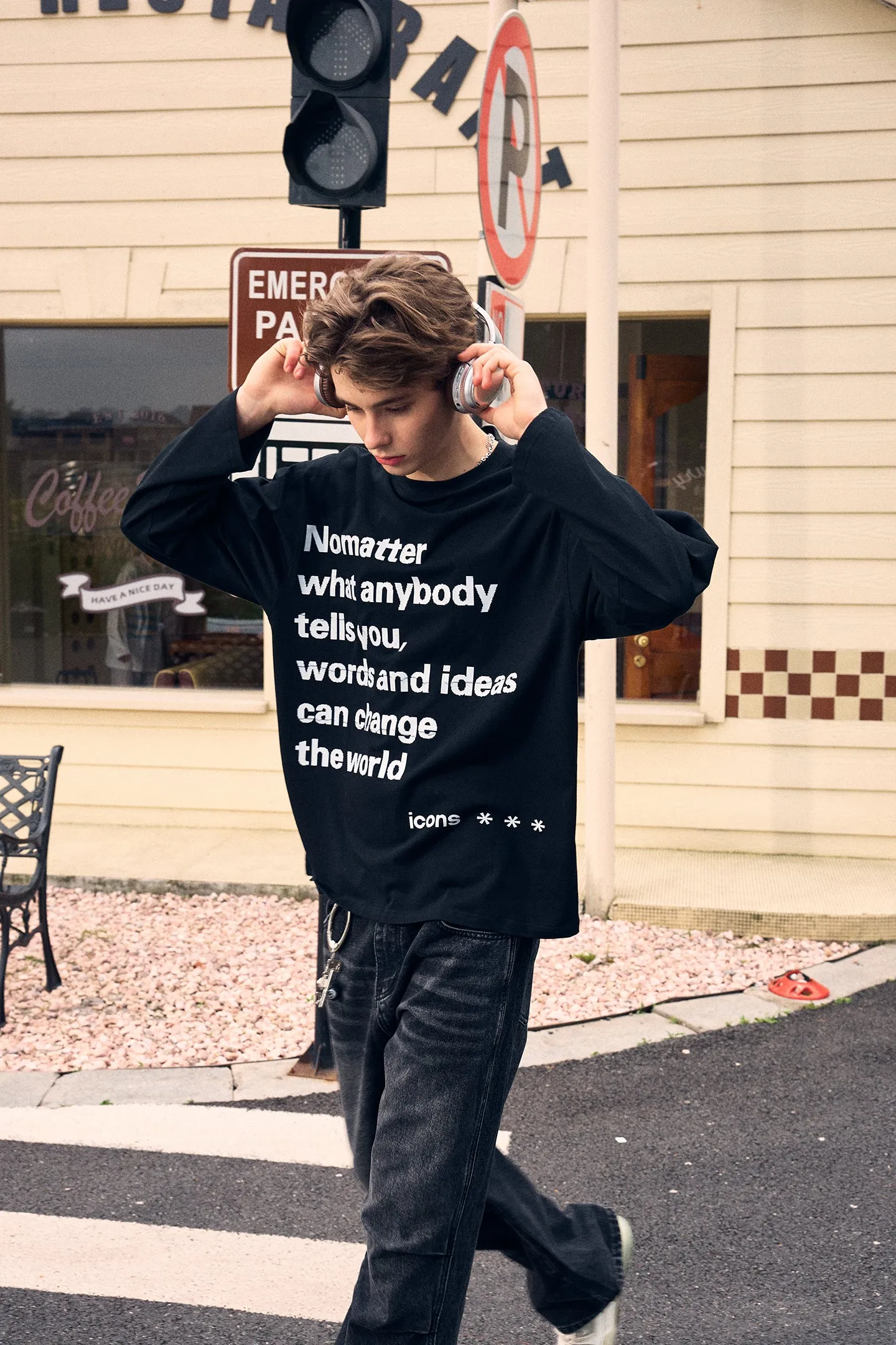 ICS Mosaic Text Long-sleeved T-shirt