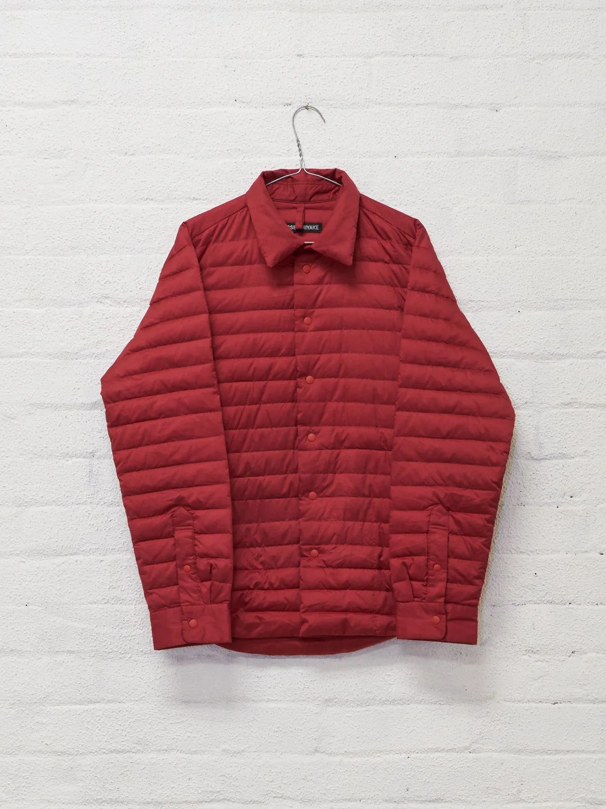 Issey Miyake red polyester quilted packable puffer shirt jacket - mens M S