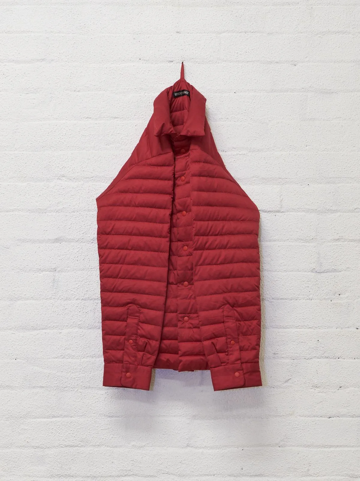 Issey Miyake red polyester quilted packable puffer shirt jacket - mens M S