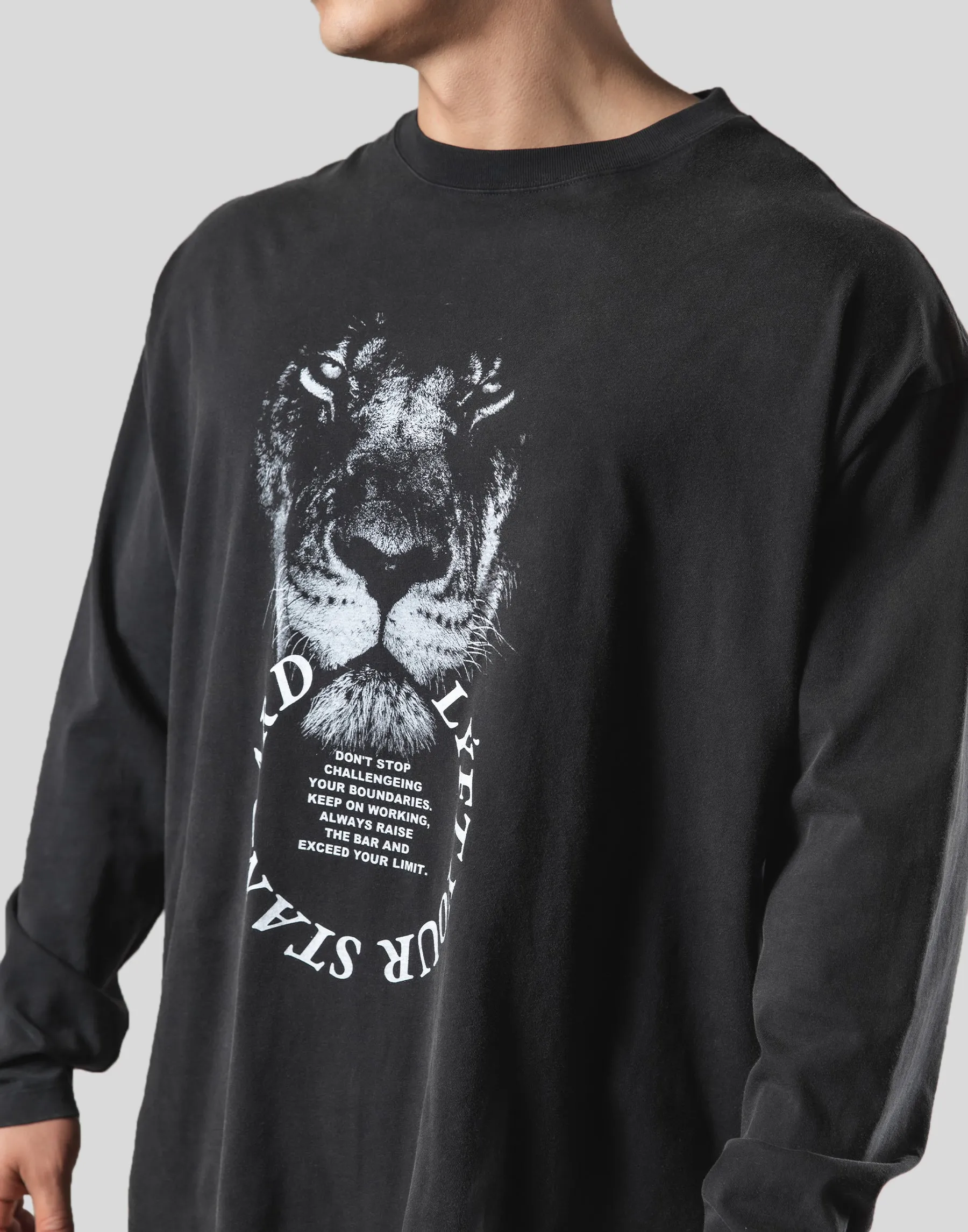 Lion Ring Vintage Long Sleeve Tee - Black