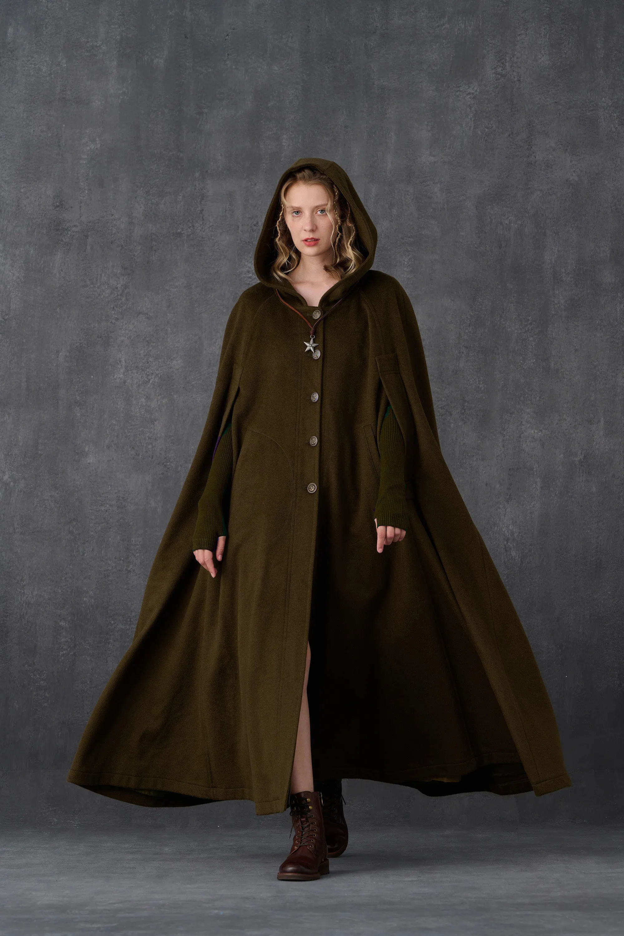 Parini 33 | Maxi Hooded wool cloak coat