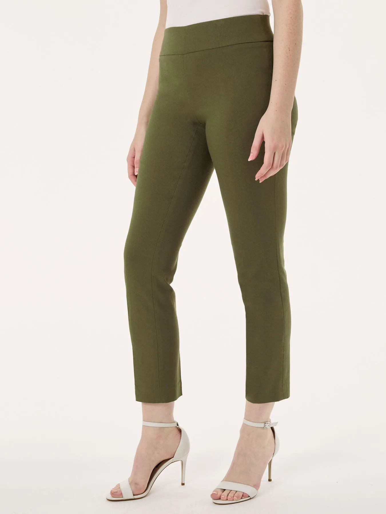 Petite Solid Stretch Pull-On Straight Leg Pant