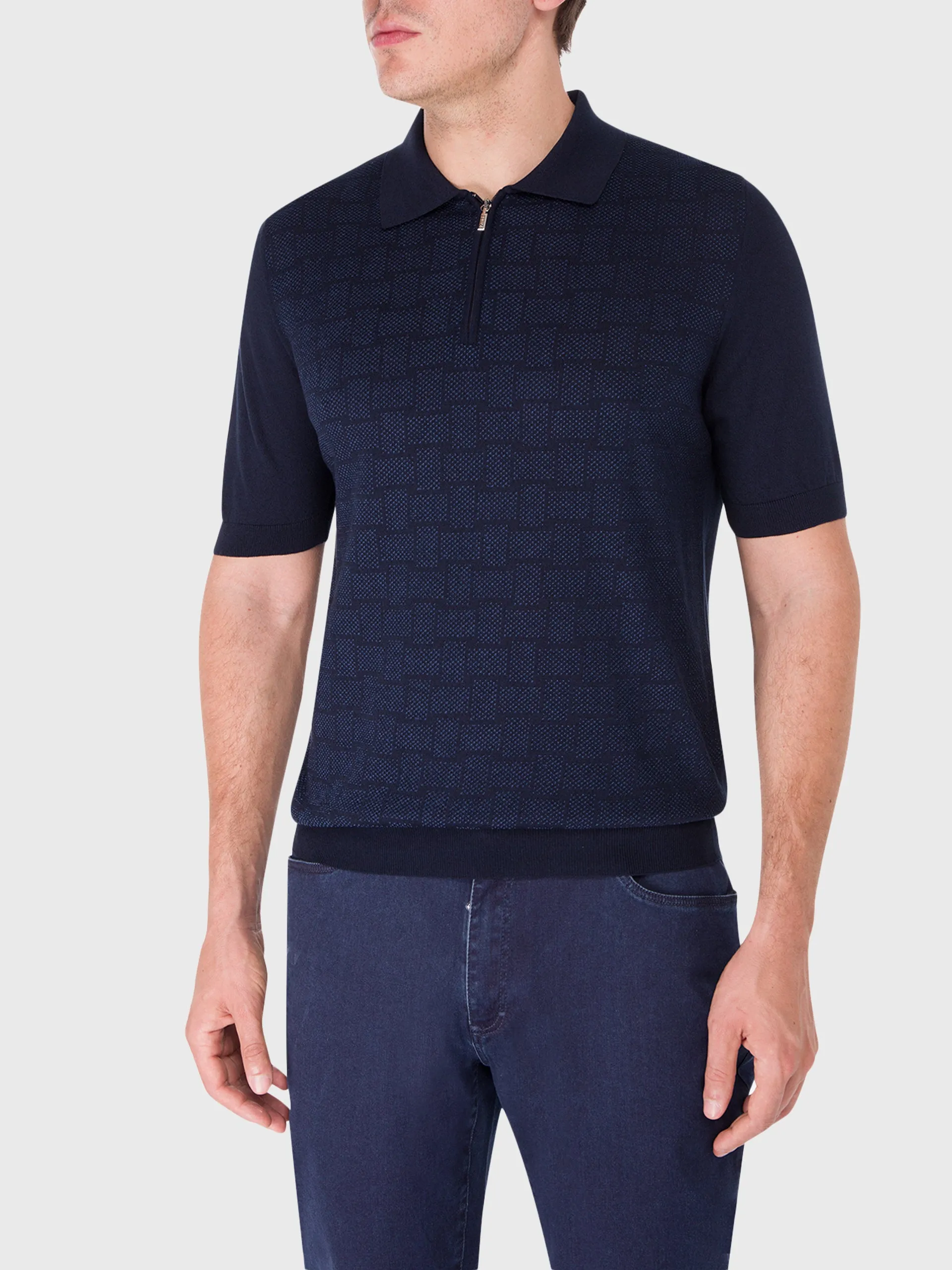 Short Zipped Polo with Intersection Pattern